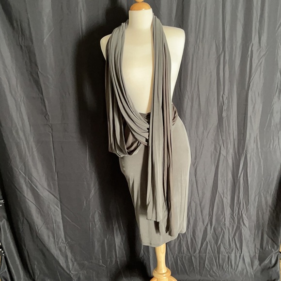 Green infinity dress. - Picture 7 of 10